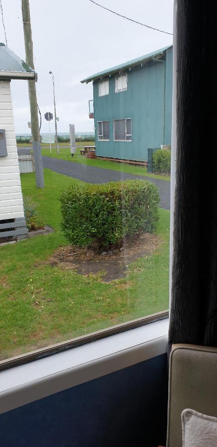Urenui Beach Bach Exteriör bild